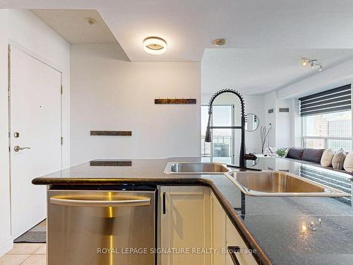 3107-21 Hillcrest Ave, Toronto, ON - Indoor Photo Showing Kitchen With Double Sink