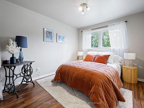 48 Oakmeadow Blvd, Toronto, ON - Indoor Photo Showing Bedroom