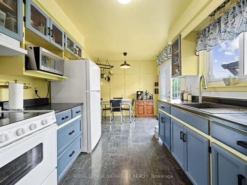 48 Oakmeadow Blvd, Toronto, ON - Indoor Photo Showing Kitchen