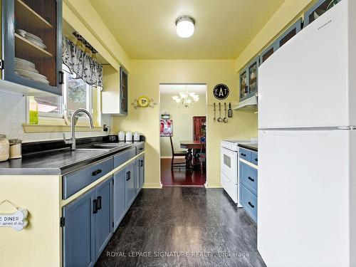 48 Oakmeadow Blvd, Toronto, ON - Indoor Photo Showing Kitchen