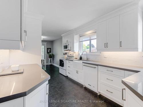 809 Annes St, Whitby, ON - Indoor Photo Showing Kitchen