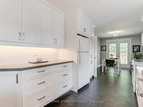 809 Annes St, Whitby, ON - Indoor Photo Showing Kitchen