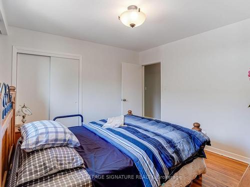 809 Annes St, Whitby, ON - Indoor Photo Showing Bedroom