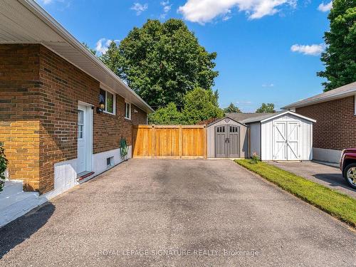 809 Annes St, Whitby, ON - Outdoor With Exterior