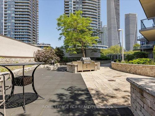 1102-2230 Lake Shore Blvd W, Toronto, ON - Outdoor