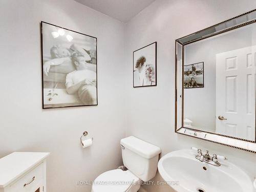 5786 Mersey St, Mississauga, ON - Indoor Photo Showing Bathroom