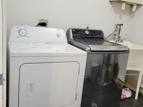 42-2701 Aquitaine Ave, Mississauga, ON - Indoor Photo Showing Laundry Room