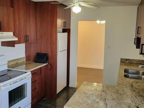 42-2701 Aquitaine Ave, Mississauga, ON - Indoor Photo Showing Kitchen With Double Sink