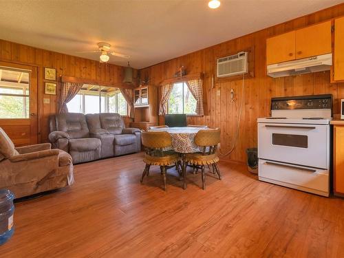 880 Cedar Point Road, Waldof, ON 