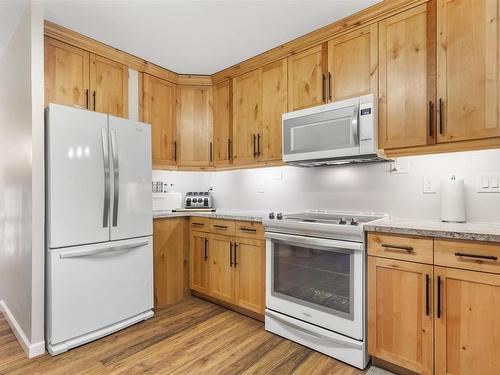 181 Gould Road, Kenora, ON - Indoor Photo Showing Kitchen