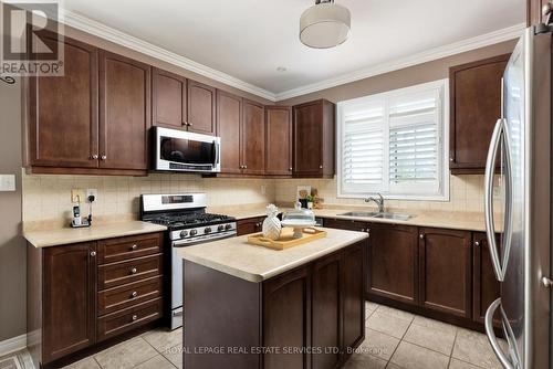 2223 Whistling Springs Crescent, Oakville (West Oak Trails), ON - Indoor Photo Showing Kitchen With Stainless Steel Kitchen With Double Sink