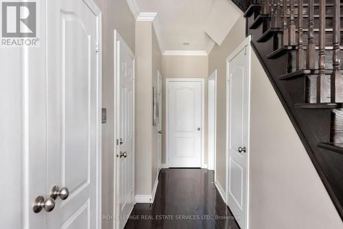 2223 Whistling Springs Crescent, Oakville (West Oak Trails), ON - Indoor Photo Showing Other Room