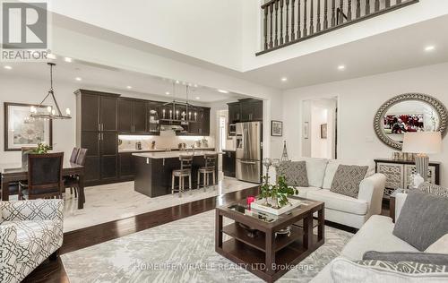 28 Ezra Crescent, Brampton (Northwest Brampton), ON - Indoor Photo Showing Living Room