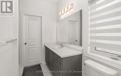 28 Ezra Crescent, Brampton (Northwest Brampton), ON - Indoor Photo Showing Bathroom