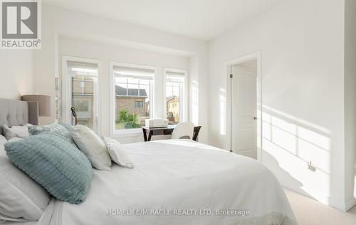 28 Ezra Crescent, Brampton (Northwest Brampton), ON - Indoor Photo Showing Bedroom