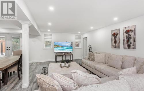 28 Ezra Crescent, Brampton (Northwest Brampton), ON - Indoor Photo Showing Living Room