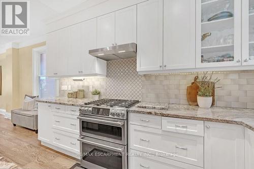 226 Balsam Avenue S, Hamilton (Blakeley), ON - Indoor Photo Showing Kitchen With Upgraded Kitchen