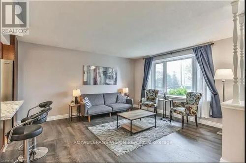 500 Ferndale Avenue, London, ON - Indoor Photo Showing Living Room