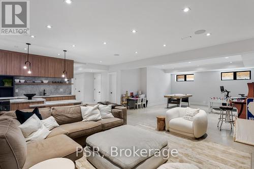 39 Inglewood Drive, Mississauga (Mineola), ON - Indoor Photo Showing Living Room