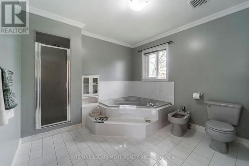 5592 Shillington Drive, Mississauga (East Credit), ON - Indoor Photo Showing Bathroom