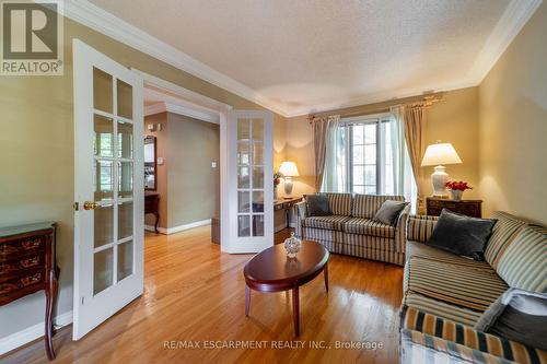 5592 Shillington Drive, Mississauga (East Credit), ON - Indoor Photo Showing Living Room