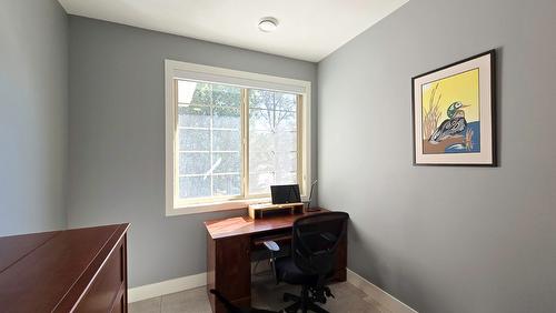 8-7373 Brooks Lane, Vernon, BC - Indoor Photo Showing Office