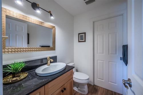 101-416 Heales Avenue, Penticton, BC - Indoor Photo Showing Bathroom