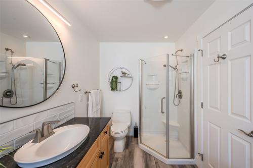 101-416 Heales Avenue, Penticton, BC - Indoor Photo Showing Bathroom