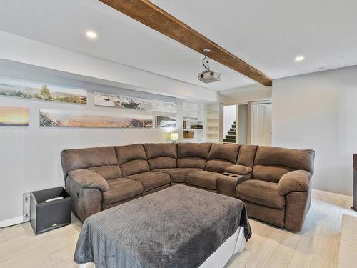 280 Gordonhorn Cres, Kamloops, BC - Indoor Photo Showing Living Room