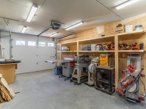 280 Gordonhorn Cres, Kamloops, BC - Indoor Photo Showing Garage