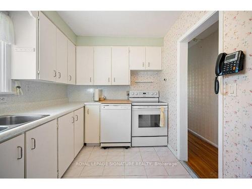 76 Ellington Dr, Toronto, ON - Indoor Photo Showing Kitchen