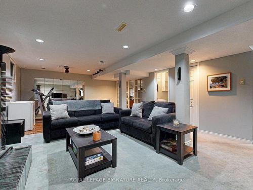 135 William Stephenson Dr, Whitby, ON - Indoor Photo Showing Living Room