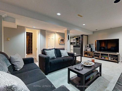 135 William Stephenson Dr, Whitby, ON - Indoor Photo Showing Living Room