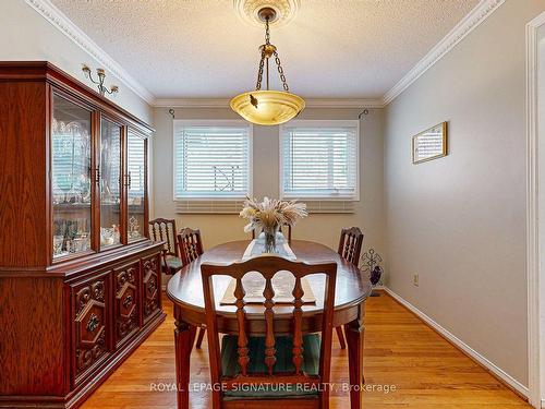 135 William Stephenson Dr, Whitby, ON - Indoor Photo Showing Dining Room