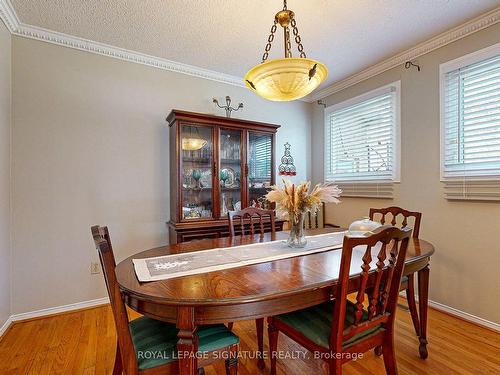 135 William Stephenson Dr, Whitby, ON - Indoor Photo Showing Dining Room