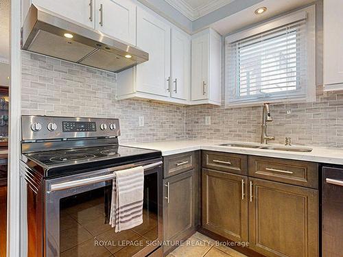 135 William Stephenson Dr, Whitby, ON - Indoor Photo Showing Kitchen With Double Sink With Upgraded Kitchen