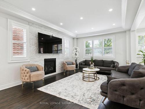 506 Clifford Perry Pl, Newmarket, ON - Indoor Photo Showing Living Room With Fireplace