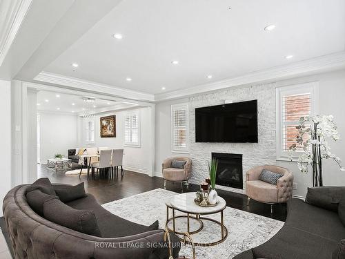 506 Clifford Perry Pl, Newmarket, ON - Indoor Photo Showing Living Room With Fireplace