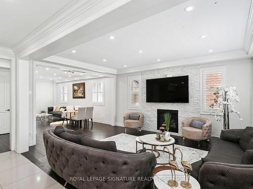 506 Clifford Perry Pl, Newmarket, ON - Indoor Photo Showing Living Room With Fireplace