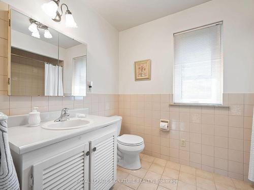 1244 Royal York Rd, Toronto, ON - Indoor Photo Showing Bathroom