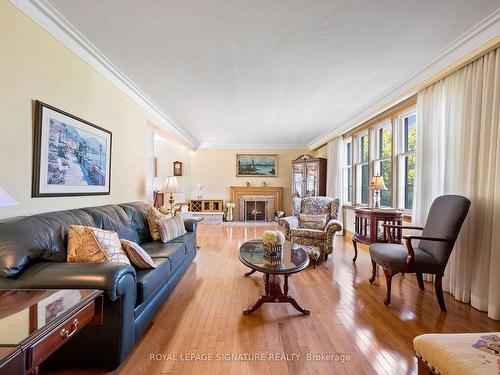 1244 Royal York Rd, Toronto, ON - Indoor Photo Showing Living Room