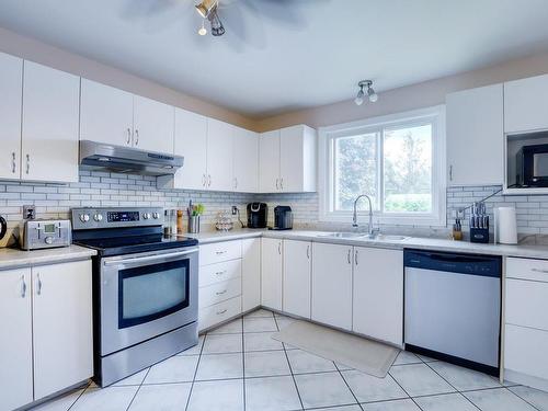 Kitchen - 204 Av. Des Glaïeuls, Gatineau (Aylmer), QC - Indoor Photo Showing Kitchen