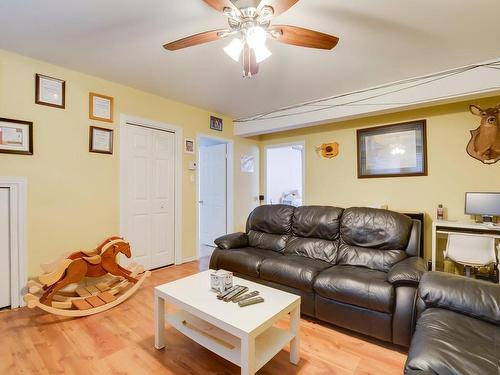 Salle familiale - 204 Av. Des Glaïeuls, Gatineau (Aylmer), QC - Indoor Photo Showing Living Room