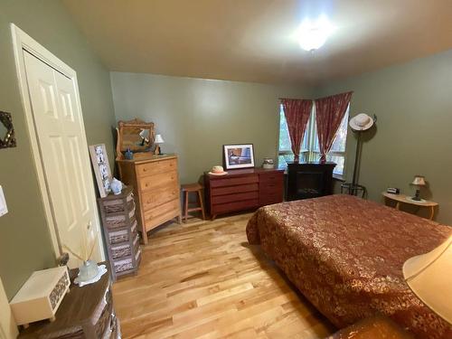 Chambre Ã  coucher principale - 35 Rue Tremblay, Clermont, QC - Indoor Photo Showing Bedroom