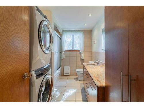 Bathroom - 3055 Rue St-Victor, Laval (Duvernay), QC - Indoor Photo Showing Laundry Room