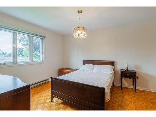 Bedroom - 3055 Rue St-Victor, Laval (Duvernay), QC - Indoor Photo Showing Bedroom