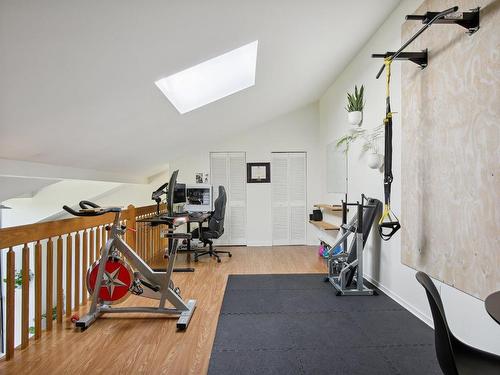 Mezzanine - 5556 Place De Jumonville, Montréal (Rosemont/La Petite-Patrie), QC - Indoor Photo Showing Gym Room