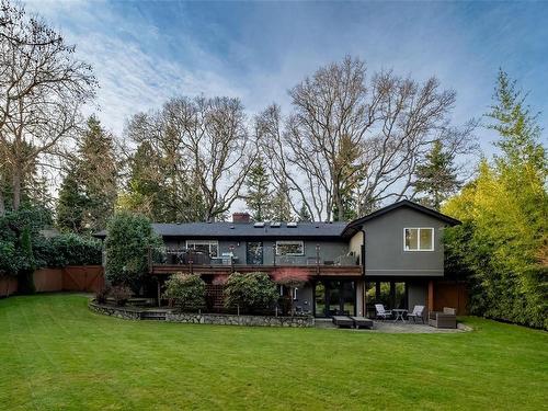 3465 Cadboro Bay Rd, Oak Bay, BC 