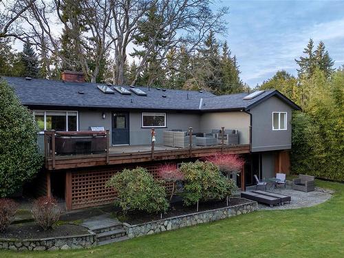 3465 Cadboro Bay Rd, Oak Bay, BC 