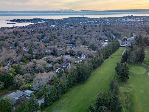 3465 Cadboro Bay Rd, Oak Bay, BC 